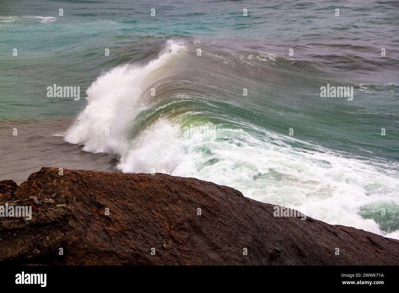 March 24, 2024, Rio De Janeiro, Rio De Janeiro, Brasil: Rio de Janeiro, (RJ), 03/24/2024 - RAIN/RESACA/BEACH/WEATHER WEATHER - The cold front that arrived in Rio De Janeiro spreads many areas of instability over the state this evening. The rain alternates periods of heavy to moderate, moderate to light rain and then gains intensity again. Praia do Leme in the south of Rio de Janeiro, with strong waves on the afternoon of this Sunday (24). (Foto: Ãƒ''°rica Martin/Thenews2/Zumapress) (Credit Image: © Erica Martin/TheNEWS2 via ZUMA Press Wire) EDITORIAL USAGE ONLY! Not for Commercial USAGE! Stock Photo