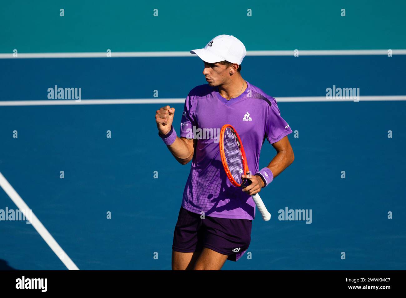 MIAMI GARDENS, FLORIDA - MARCH 24: Matteo Arnaldi of Italy pumps fist against Denis Shapovalov of Canada during their match on Day 9 of the Miami Open at Hard Rock Stadium on March 24, 2024 in Miami Gardens, Florida. (Photo by Mauricio Paiz) Credit: Mauricio Paiz/Alamy Live News Stock Photo