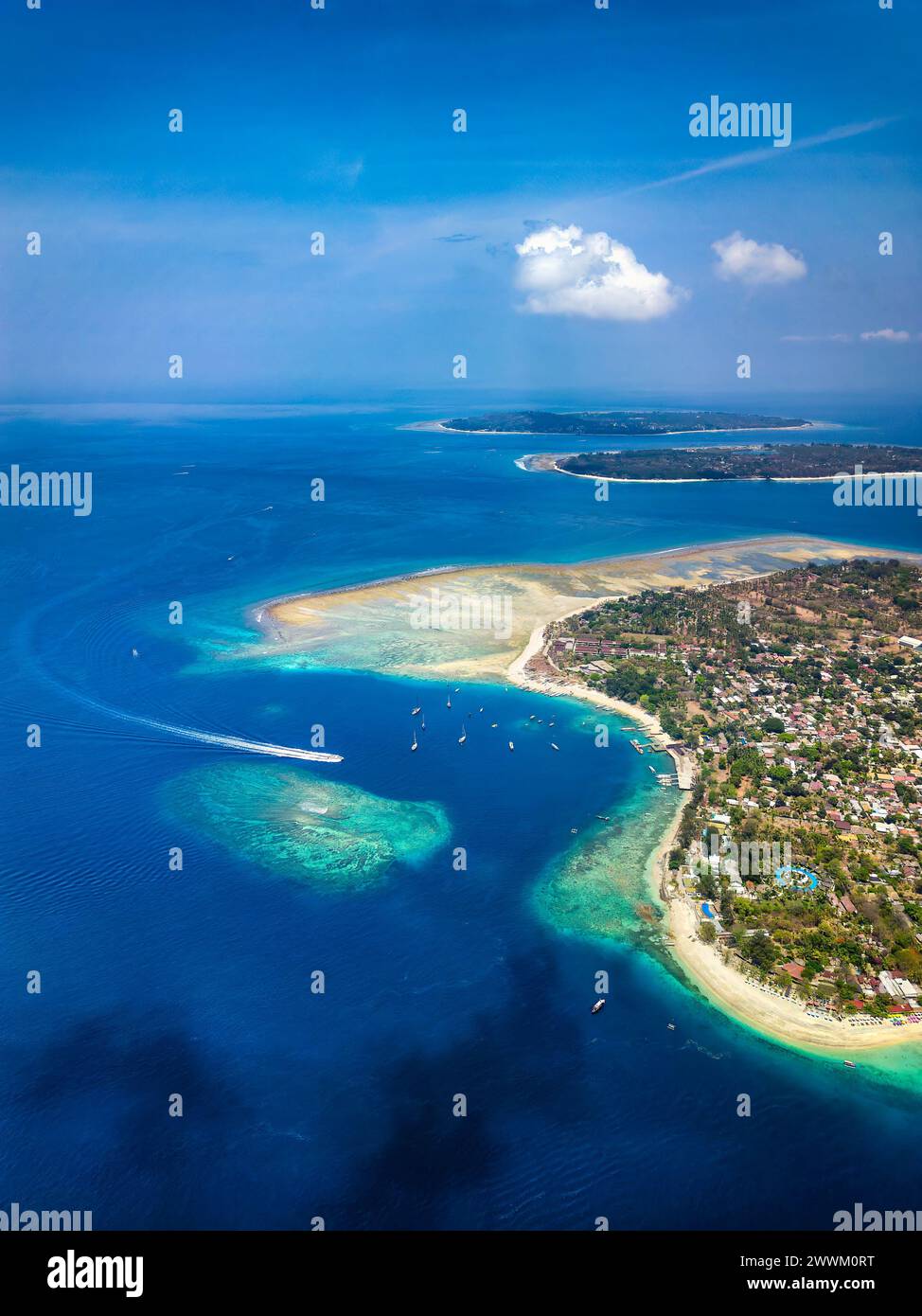 Aerial shot blue ocean sun hi-res stock photography and images - Alamy