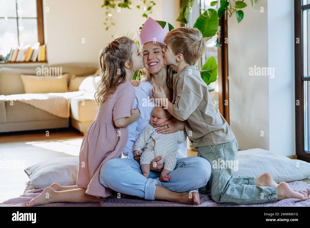 Mom and son kissing hi-res stock photography and images - Page 16 - Alamy