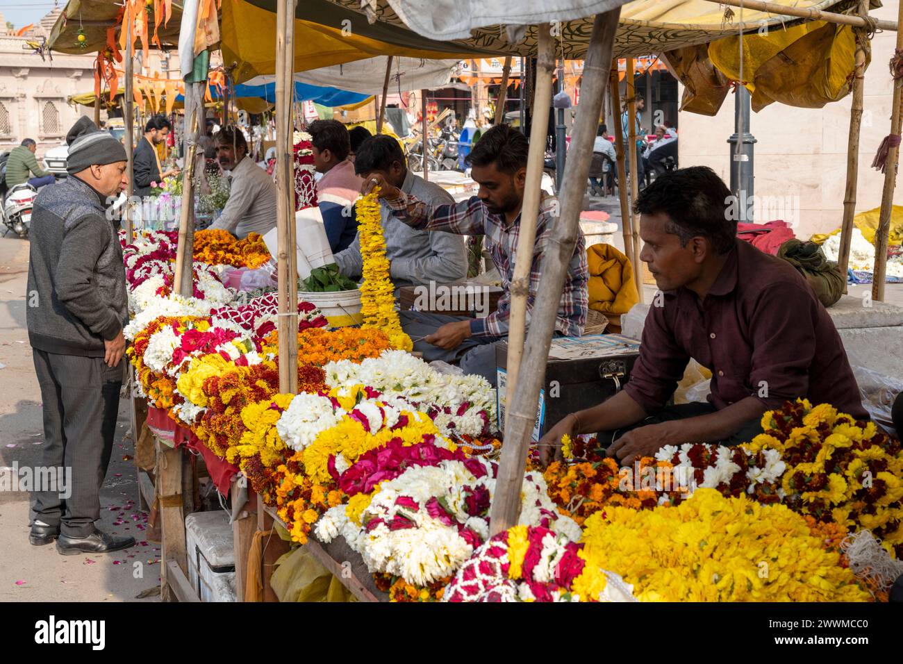 Indien, Jaipur, am Choti Chaupar, Blumenverkäufer Stock Photo