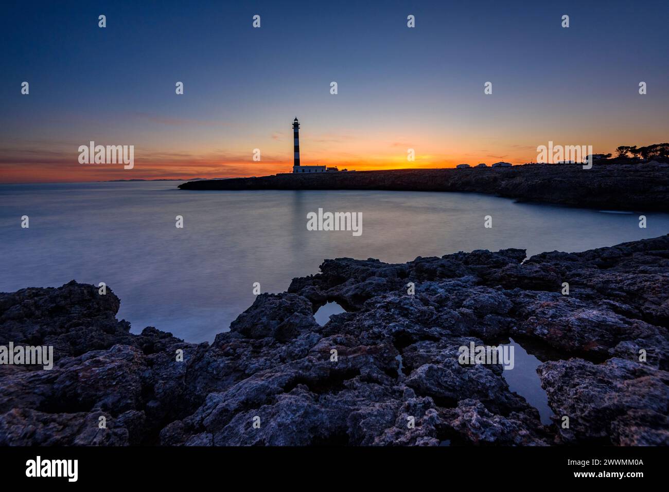 Agua de un acantilado hi-res stock photography and images - Alamy