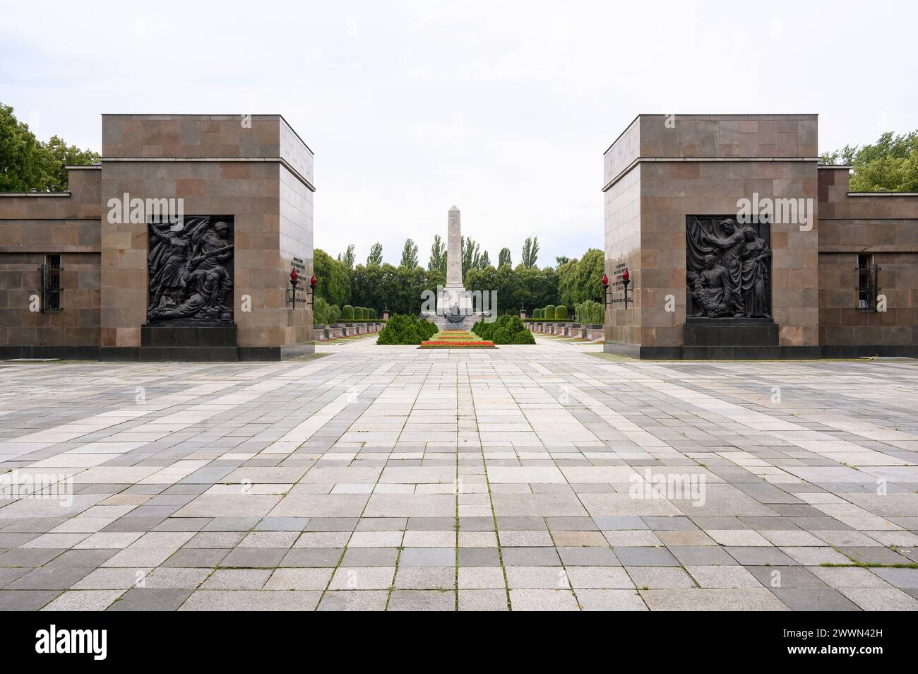 Berlin. Germany. The Soviet War Memorial in Schönholzer Heide (Sowjetisches Ehrenmal in der Schönholzer Heide).  The cemetery was designed by a group Stock Photo