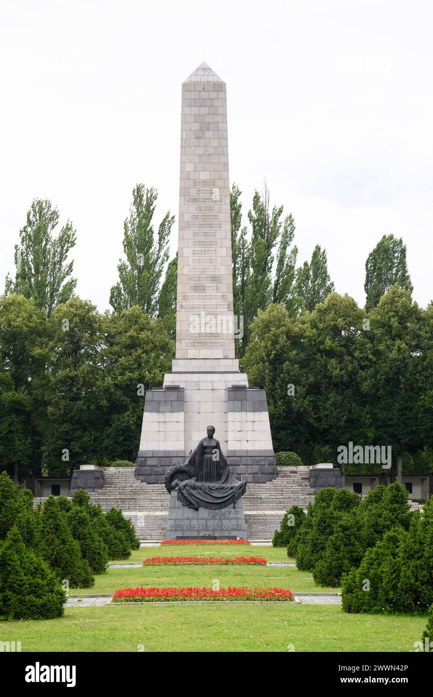 Berlin. Germany. The Soviet War Memorial in Schönholzer Heide (Sowjetisches Ehrenmal in der Schönholzer Heide).  Mother Russia mourning a fallen soldi Stock Photo
