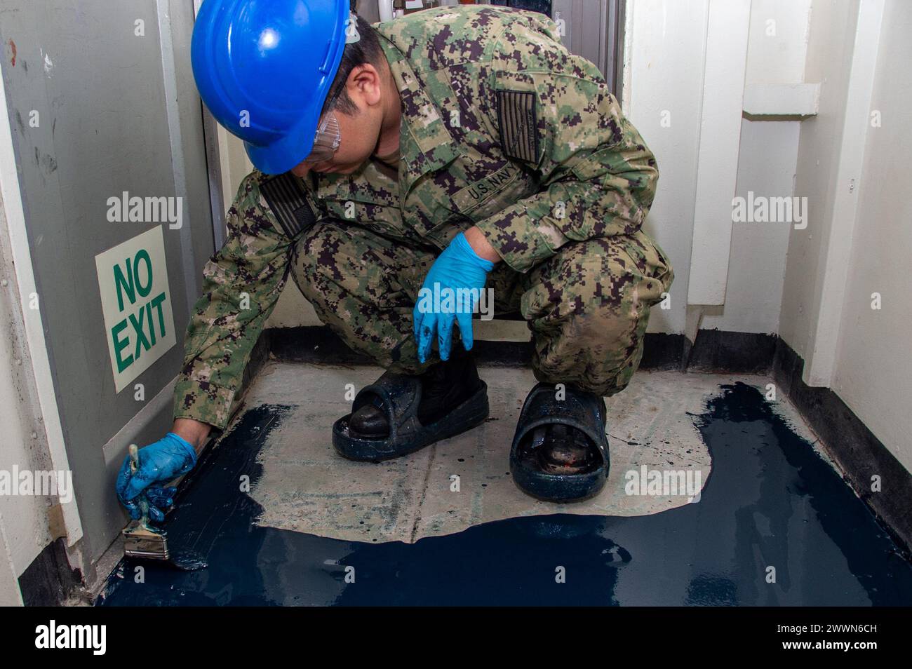 240228NRQ1591074 YOKOSUKA, Japan (Feb. 28, 2024) Aviation Boatswain’s Mate (Launch and