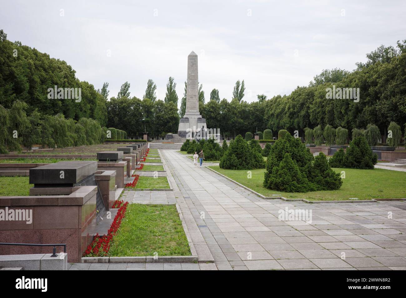 Berlin. Germany. The Soviet War Memorial in Schönholzer Heide (Sowjetisches Ehrenmal in der Schönholzer Heide).  The cemetery was designed by a group Stock Photo