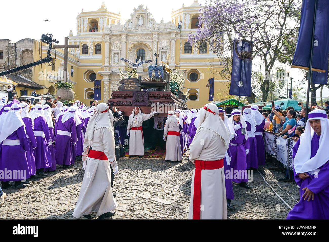 Processional Float Antigua, Guatemala. 24th Mar, 2024. Catholic penitents carry the ...