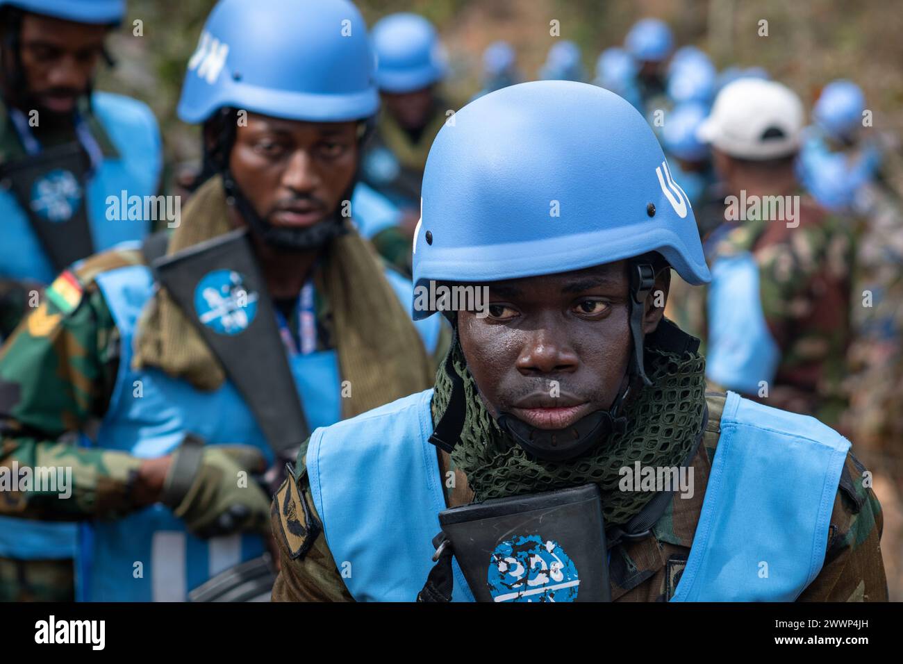 Soldiers with the Ghana Army conduct the Cordon and Search field