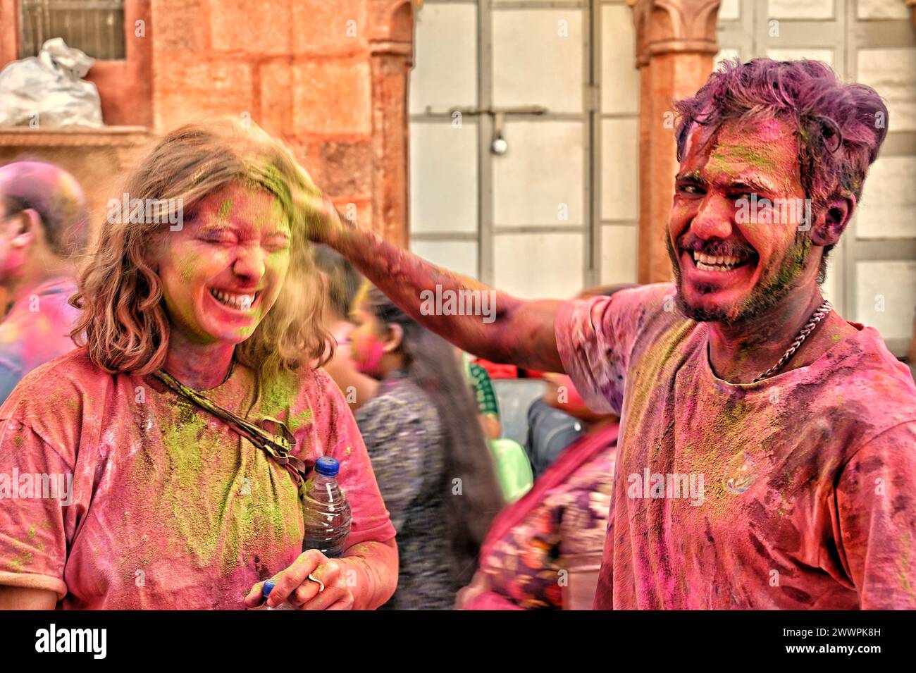 celebrate holi in pushkar