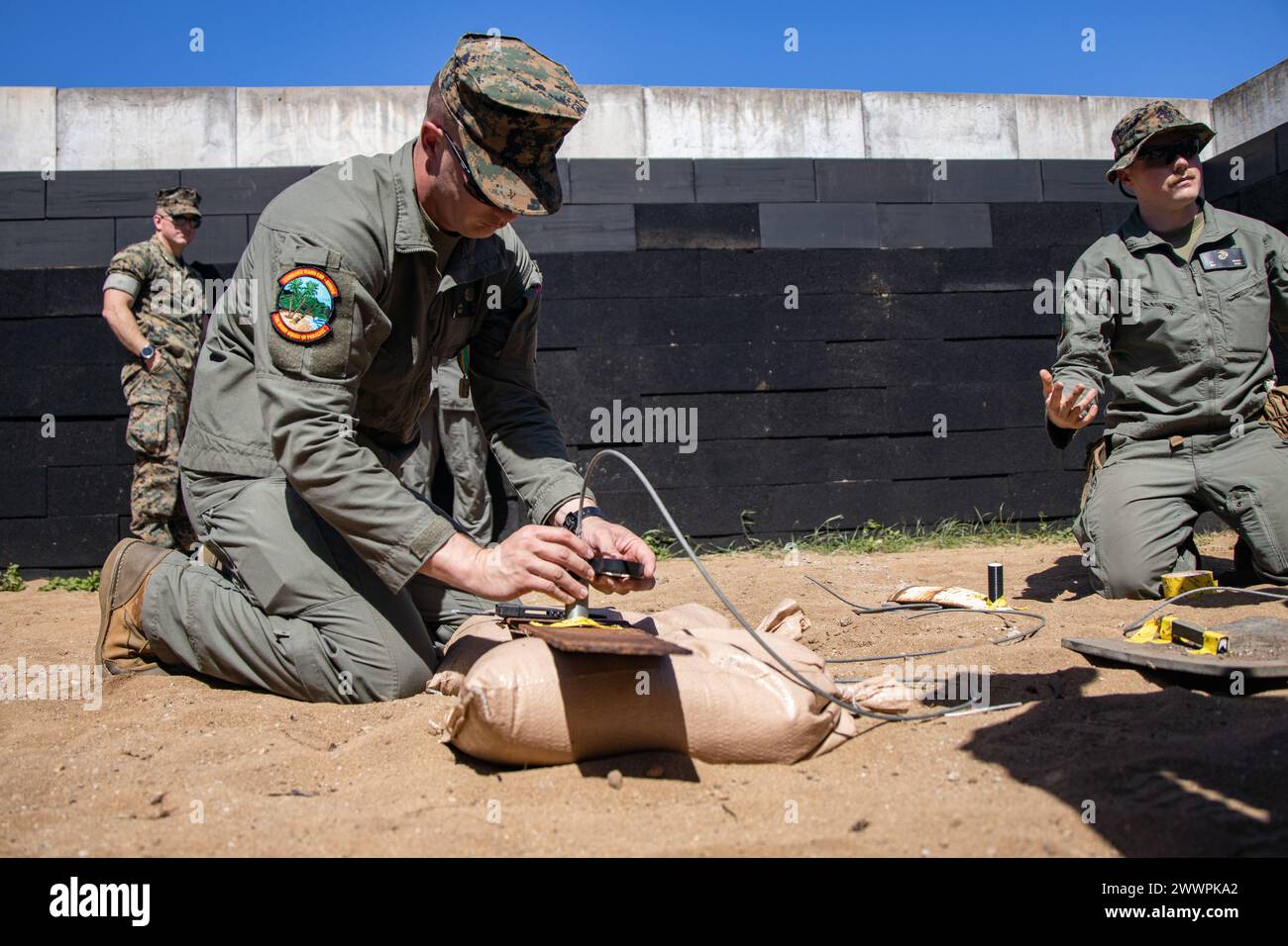 Ied awareness training hi-res stock photography and images - Alamy