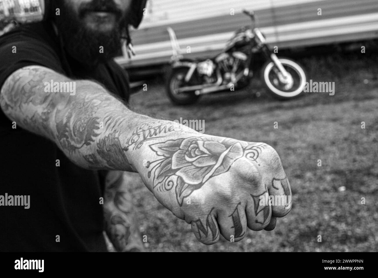 Gangs and Their Tattoos 本 Gangs and Their Tattoos: Identifying Gangbangers on the