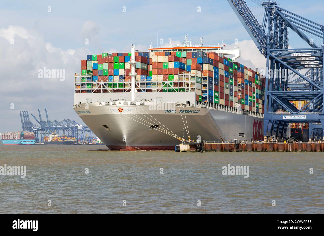 OOCL Zeebrugge container ship at quayside Port of Felixstowe, Suffolk ...