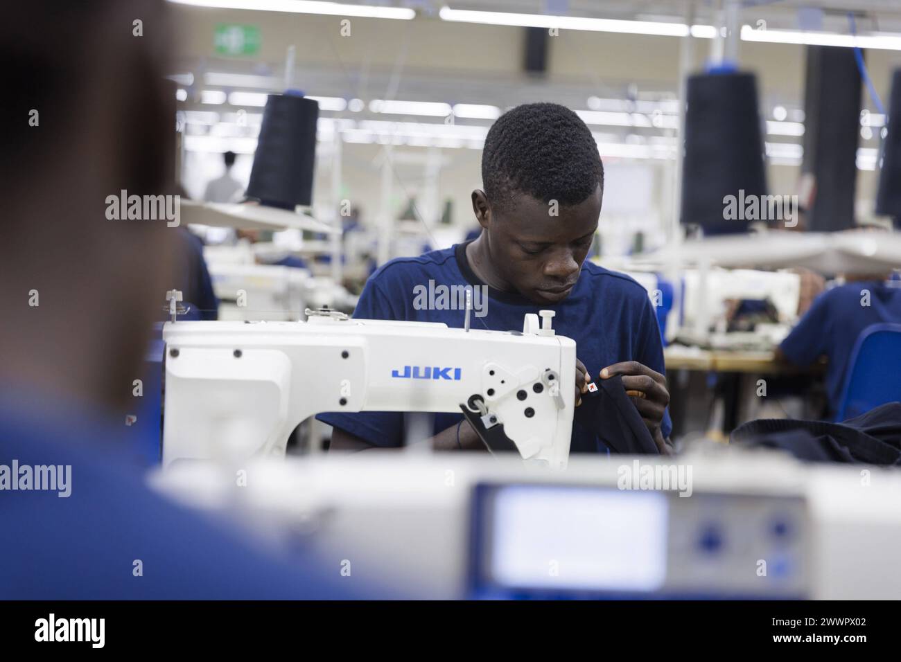 BENIN TEXTILE CORPORATION BENIN, Naeher in einer Textilfabrik in Benin, Glo-Djigbe, 07.03.2024. Glo-Djigbe Benin *** BENIN TEXTILE CORPORATION BENIN, Stock Photo