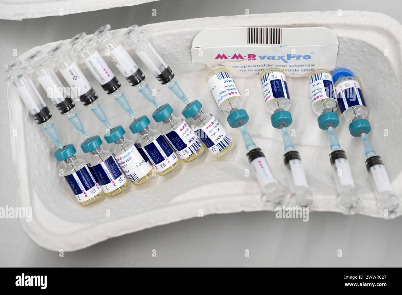 MEDEMBLIK - Vaccinations of MMR Vaxpro (MMR) at a vaccination location of the GGD. The GGD GHOR Netherlands wants to increase the vaccination rate following the measles outbreak in Eindhoven. ANP SANDER KONING netherlands out - belgium out Stock Photo