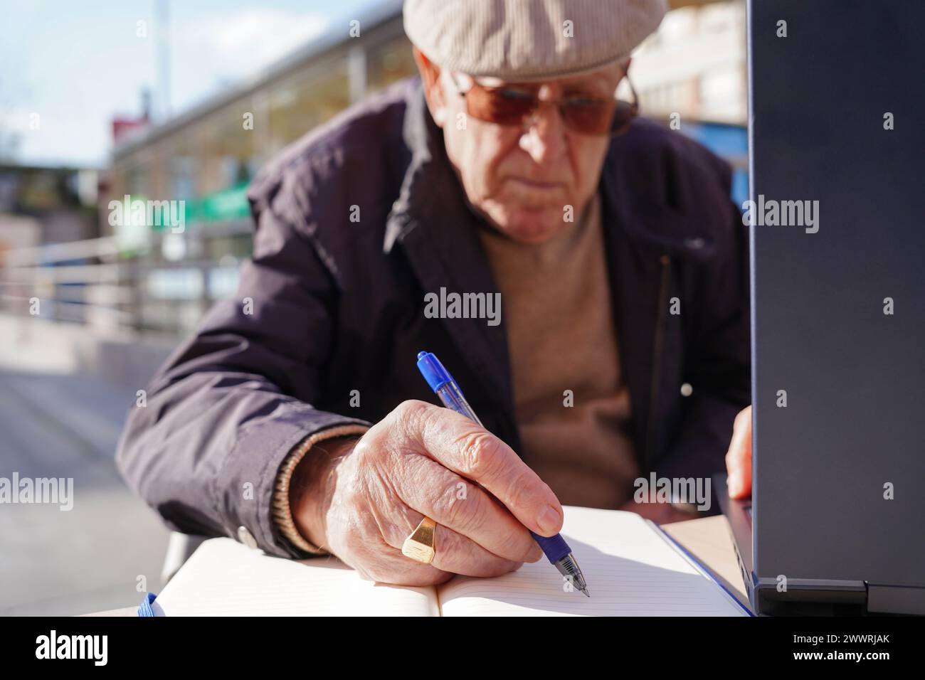 2024 elderly man hi-res stock photography and images - Alamy