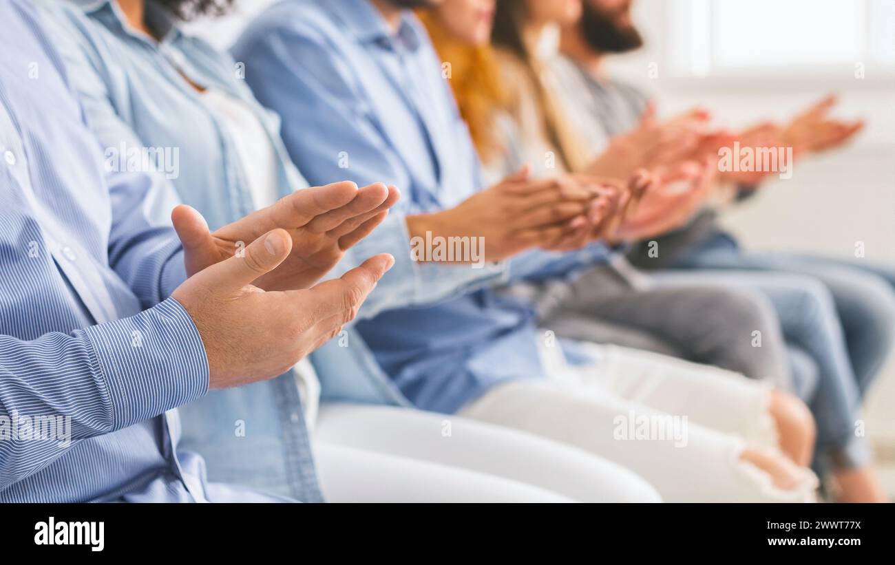 Audience members sitting hi-res stock photography and images - Alamy