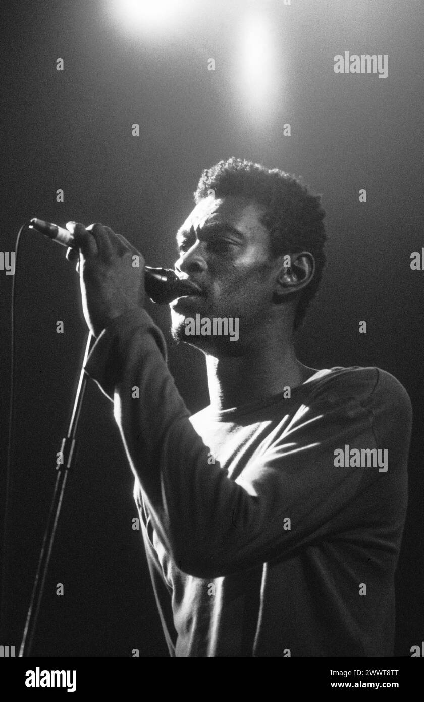 MASSIVE ATTACK, MEZZANINE TOUR, 1998: Grant Marshall (also known as Daddy G) of Massive Attack at Cardiff International Arena CIA in Cardiff, Wales, UK on 7 December 1998. The band touring with their third album 'Mezzanine'. Photograph: Rob Watkins. INFO: Massive Attack, a British trip-hop collective formed in Bristol in 1988, redefined electronic music with their atmospheric soundscapes and socially conscious lyrics. Their genre-defying style was a worldwide influence on the music scene. Stock Photo