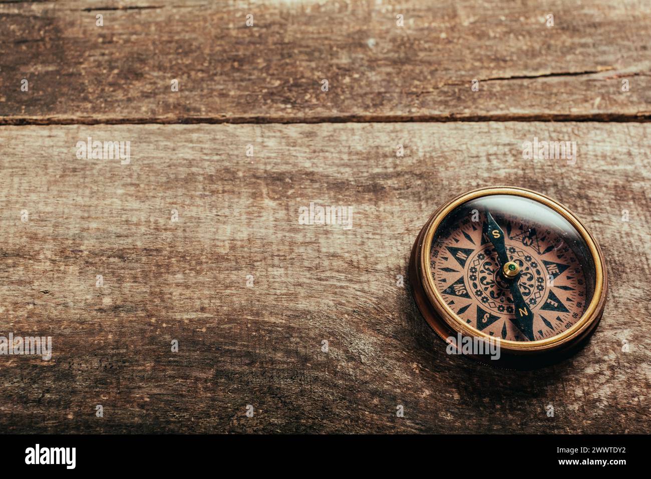 Ancient compass rose hi-res stock photography and images - Alamy