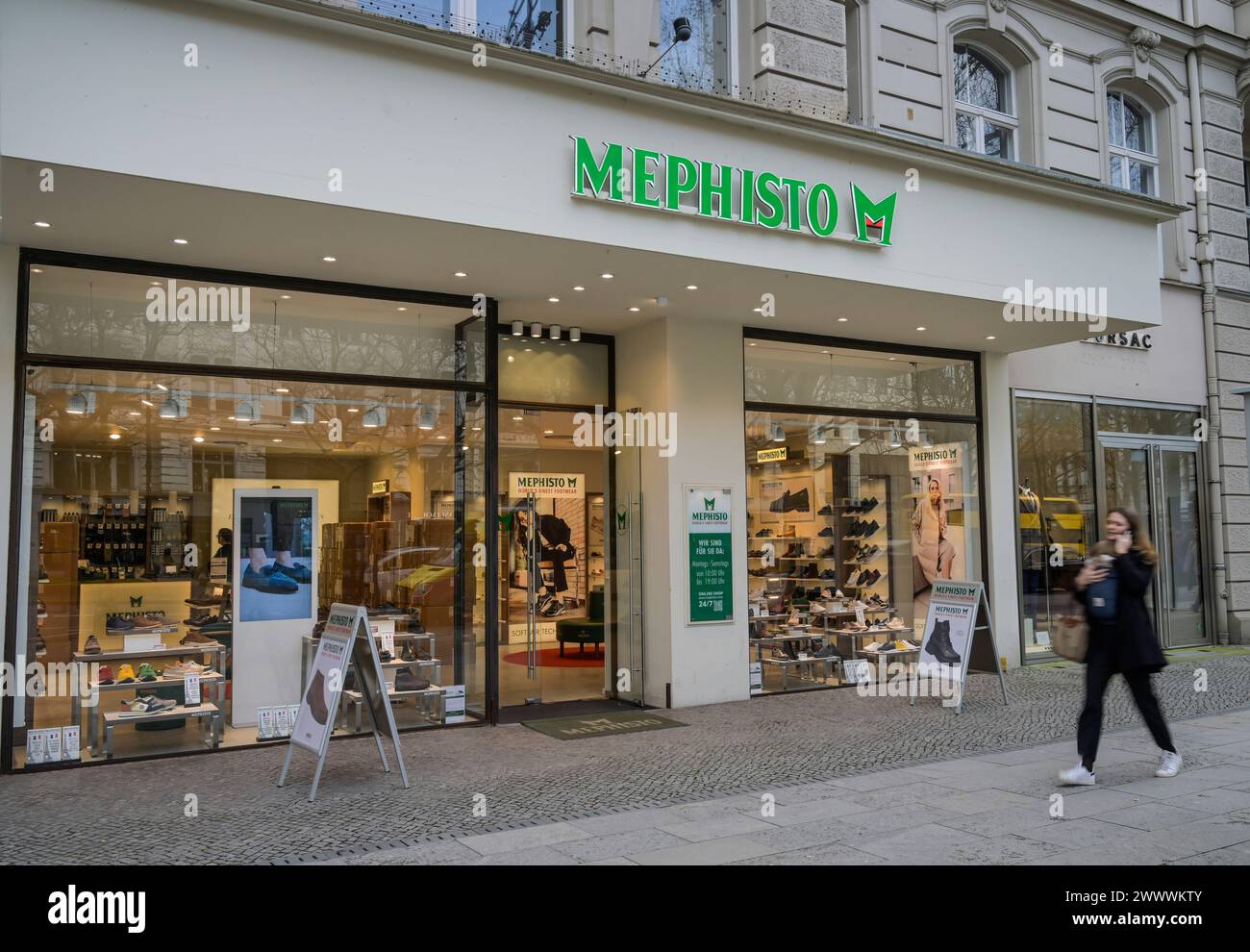 Mephisto Schuhe, Geschäft, Kurfürstendamm, Charlottenburg, Berlin, Deutschland Stock Photo