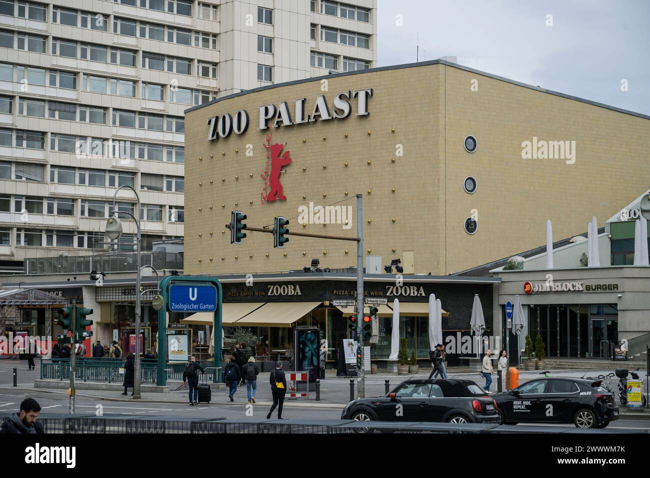 Zoo Palast Kino, Budapester Straße, Charlottenburg, Berlin, Deutschland