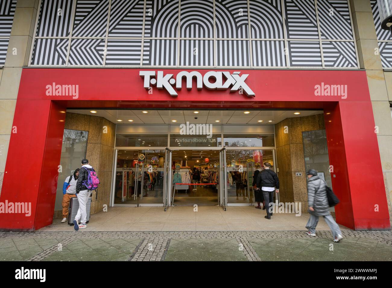 TK Maxx Textilien, Wilmersdorfer Straße, Charlottenburg, Berlin, Deutschland Stock Photo Alamy