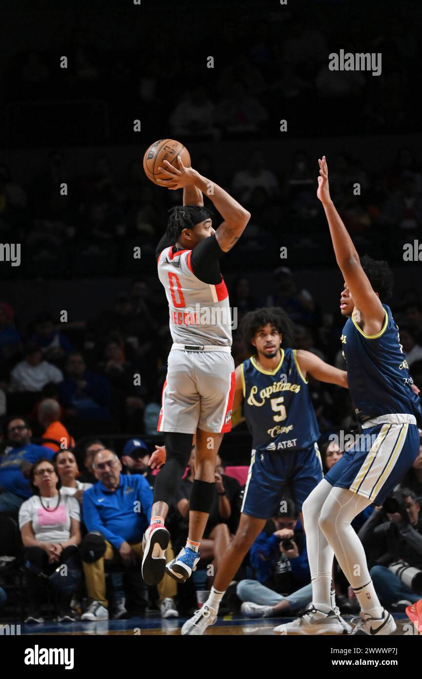 Mexico City, Ciudad de Mexico, Mexico. 25th Mar, 2024. March 25, 2024, Mexico City, Mexico: Jalen Lecque #0 of Rio Grande Valley Vipers passes the ball during the NBA G League Game against Mexico City Capitanes at Arena CDMX. on March 25, 2024 in Mexico City, Mexico. (Credit Image: © Carlos Tischler/eyepix via ZUMA Press Wire) EDITORIAL USAGE ONLY! Not for Commercial USAGE! Stock Photo
