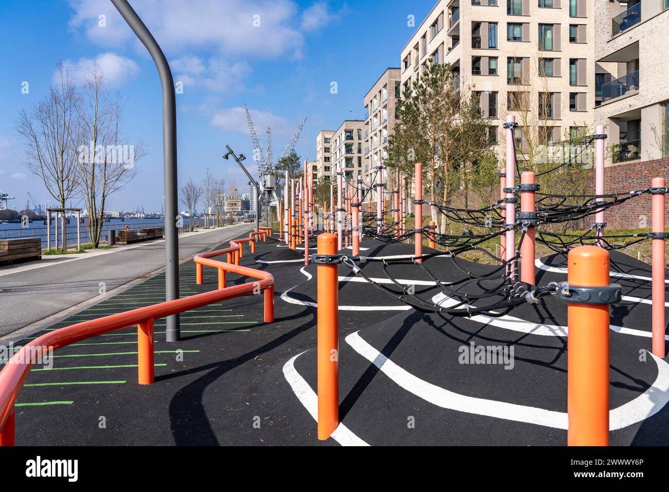 Promenade Kirchenpauerkai, Hafencity Hamburg, new district on the Elbe, on the site of the former free port, residential units for 14,000 people, 3,00 Stock Photo