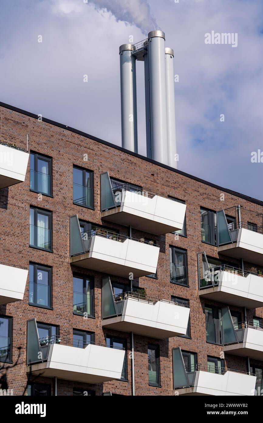 Chimneys of the Hafencity heating plant, district heating, residential buildings, Hafencity Hamburg, new district on the Elbe, on the site of the form Stock Photo