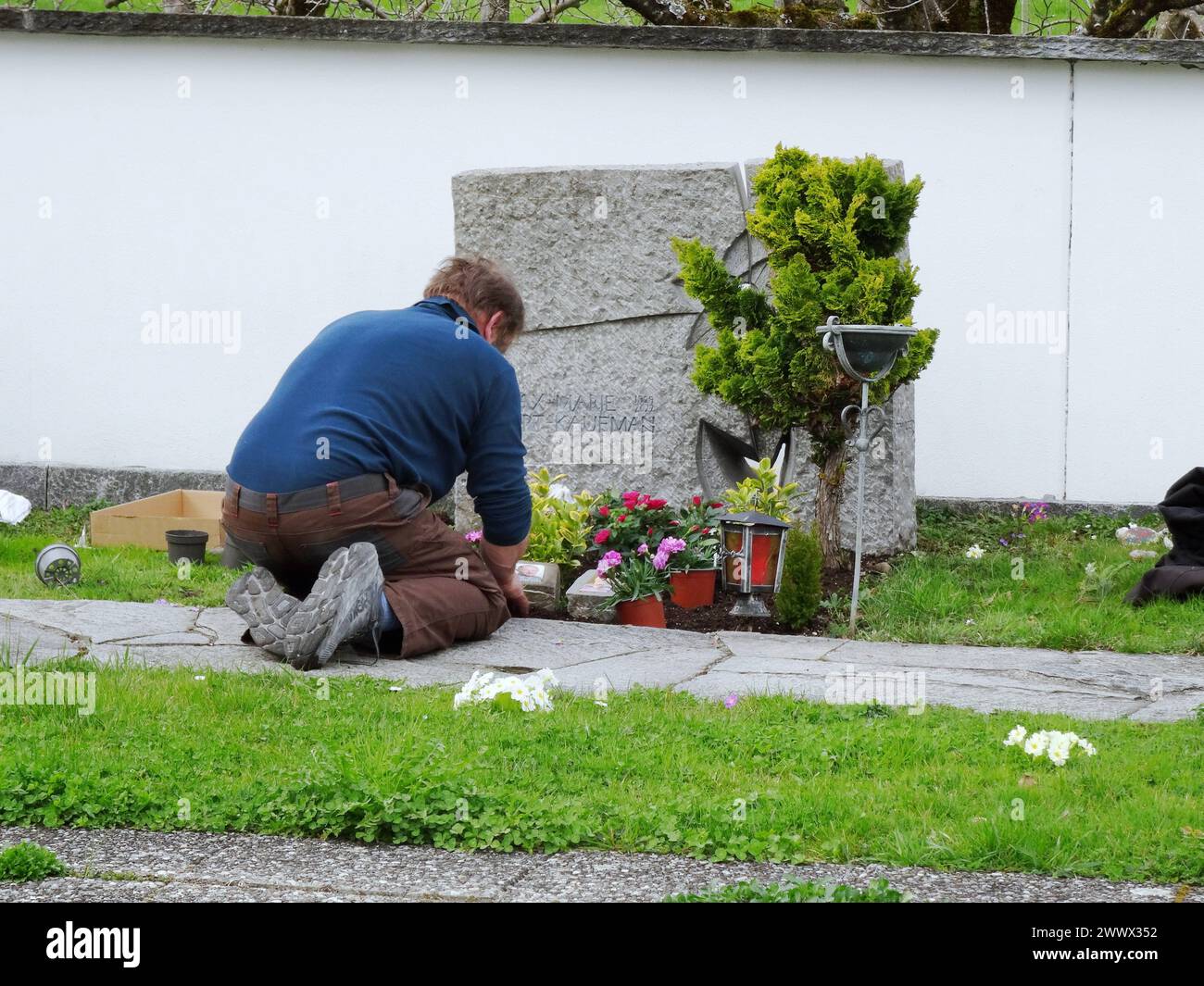Anton Geisser 26.03..2024 Feiertag Ostern Bestattung,Friedhof. Bild