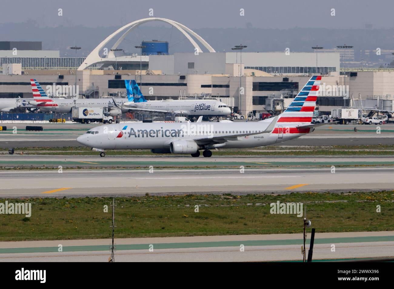 N944AN American Airlines Boeing 737-823 am Los Angeles International Airport LAX / KLAX Los Angeles, Kalifornien, USA, Vereinigte Staaten von Amerika, 16.02.2024 Stock Photo