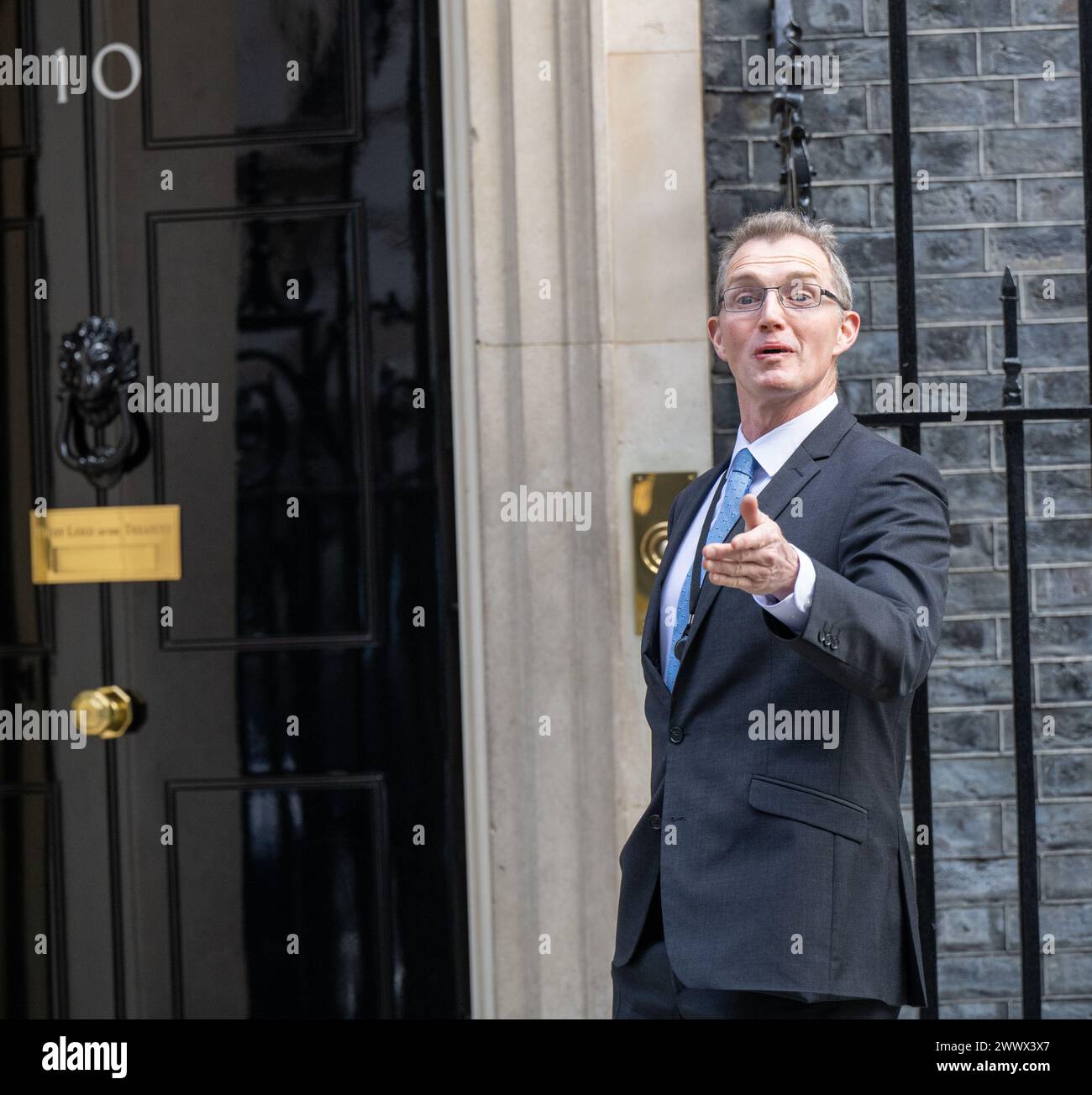 London, UK. 26th Mar, 2024. David TC Davies, Welsh Secretary, arrives at a cabinet meeting at 10 Downing Street London. Credit: Ian Davidson/Alamy Live News Stock Photo