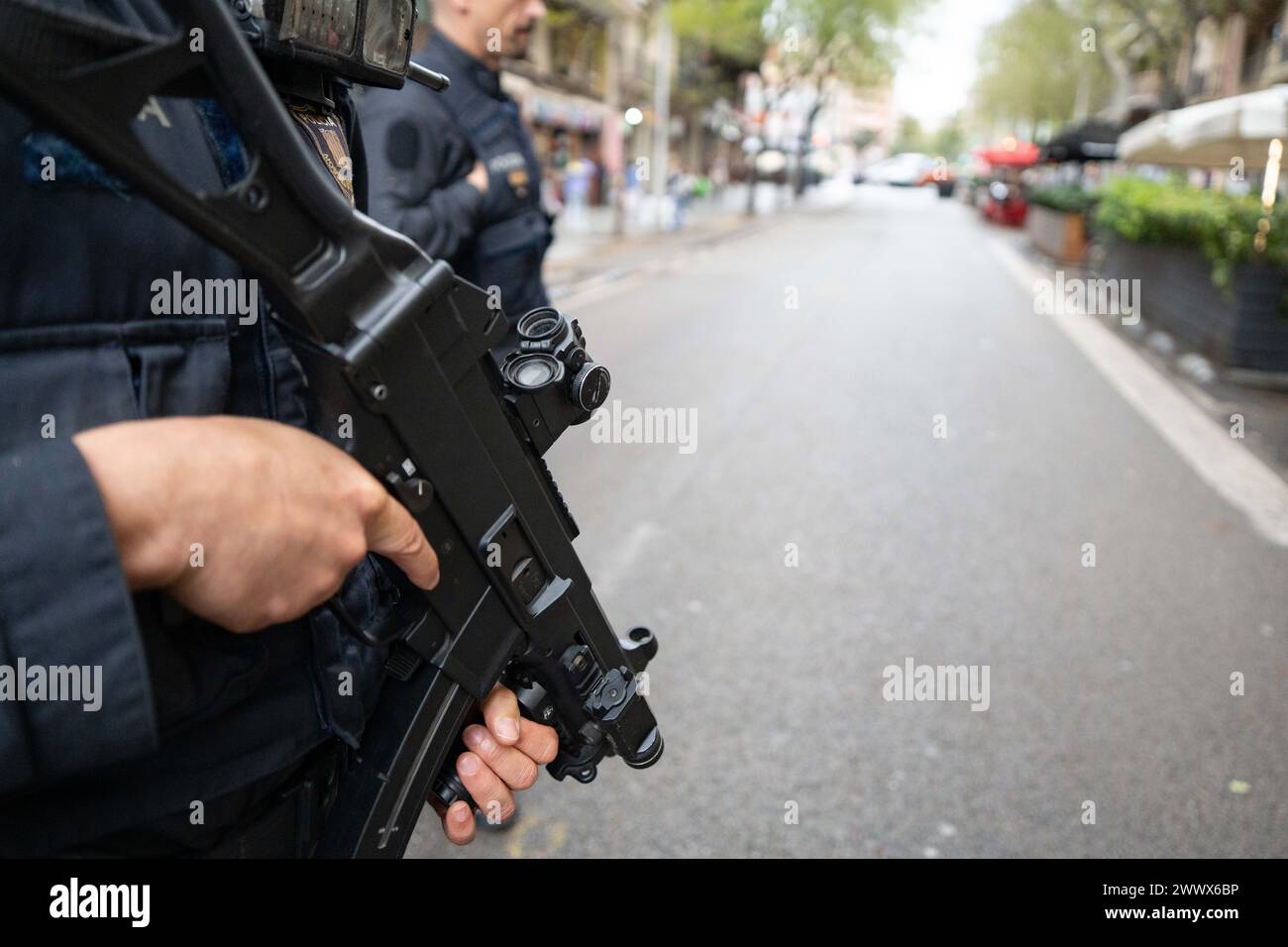 Barcelona, Spain. 26th Mar, 2024. Police presence is being reinforced at emblematic locations in Barcelona like the Sagrada Familia due to the alert for terrorist attacks in Spain following the Moscow attack. Se refuerza la presencia policial en lugares emblemáticos de Barcelona como la Sagrada Familia debido a la alerta por atentados terroristas en Espa&#xf1;a tras el atentado de Mosc&#xfa; in the pic: News Politics - Barcelona, Spain - Tuesday March 26, 2024 (Photo by Eric Renom/LaPresse) Credit: LaPresse/Alamy Live News Stock Photo