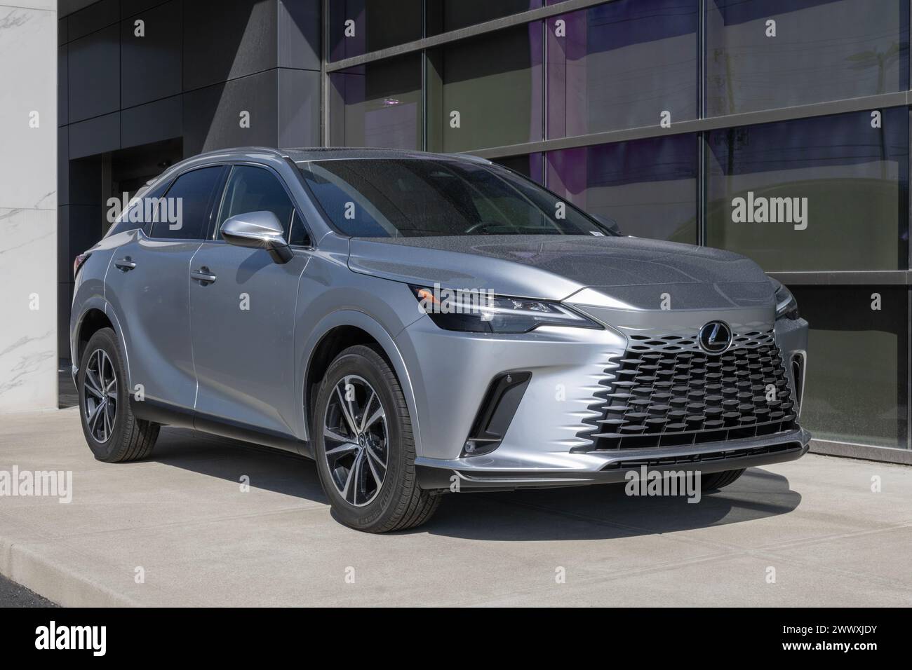 Lexus ls cars hi-res stock photography and images - Alamy