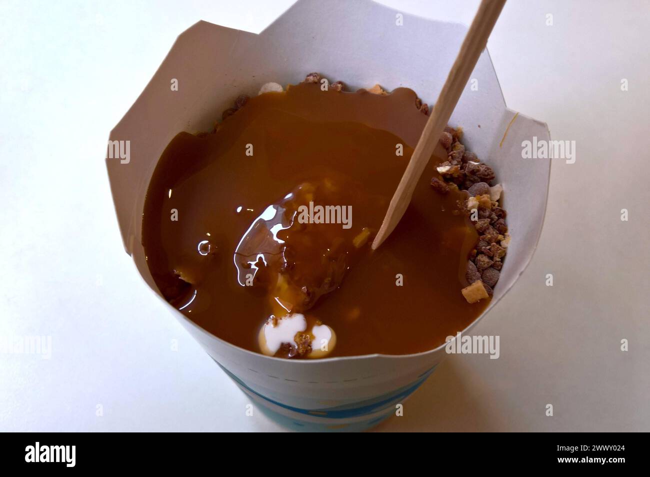 McDonalds Fastfood - Restaurant. Foto: McFlurry Eis im Becher *** McDonalds fast food restaurant photo McFlurry ice cream in a cup Stock Photo