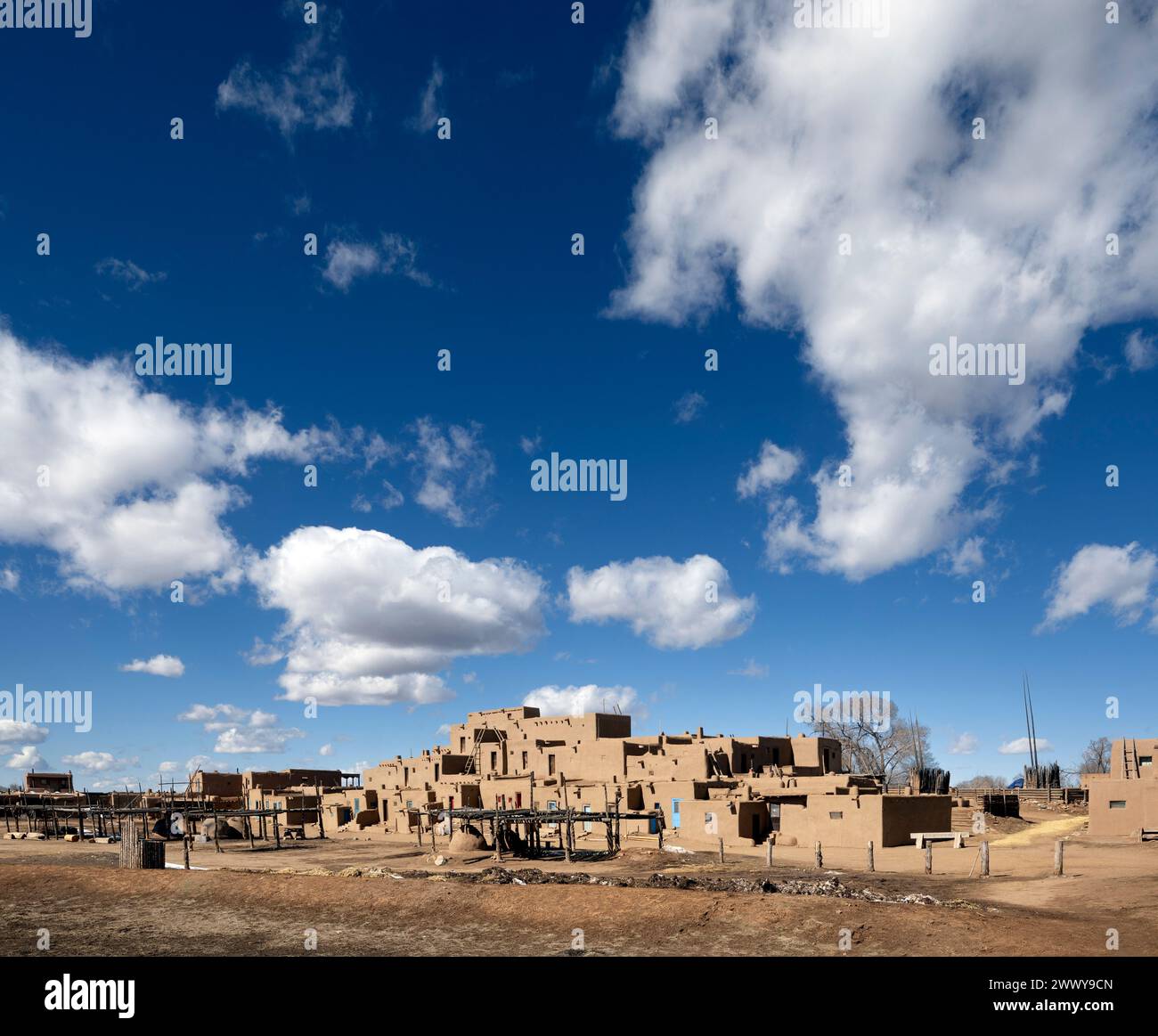 Multiple level housing hires stock photography and images Alamy