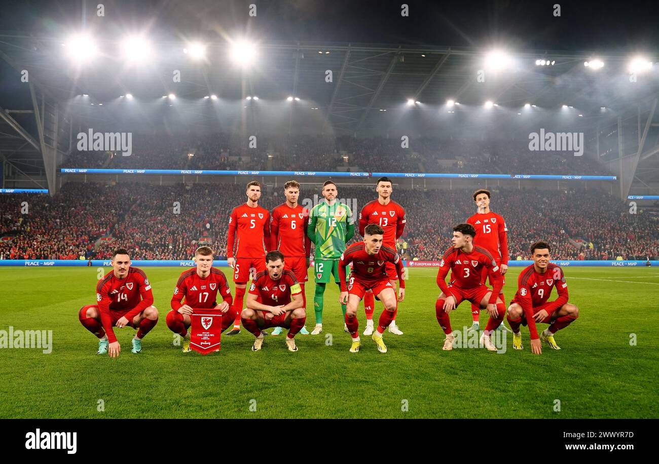Wales players line up before the UEFA Euro 2024 Qualifying play-off final at the Cardiff City Stadium, Wales. Picture date: Tuesday March 26, 2024. Stock Photo