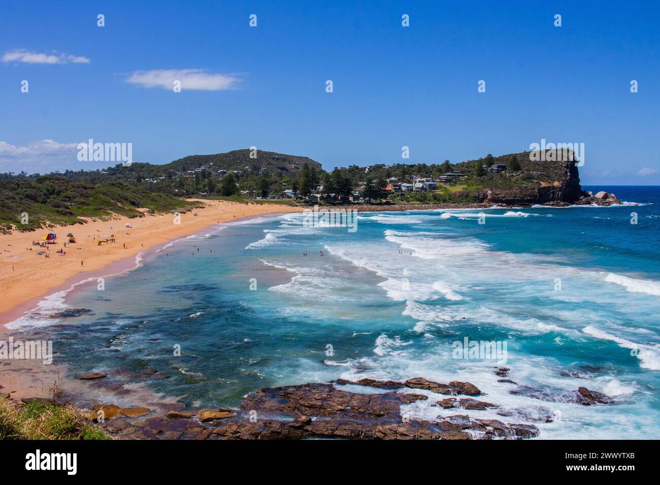 Sunny scenery relaxing island beach hi-res stock photography and images ...
