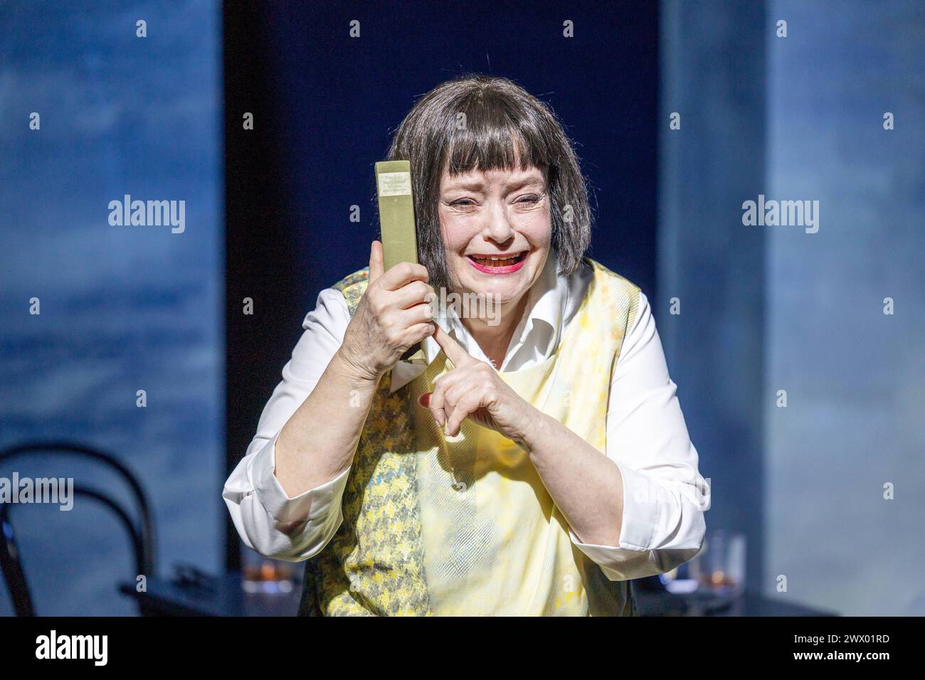 T'Keyah Crystal Keymáh - Wikipedia, image size:1300x956