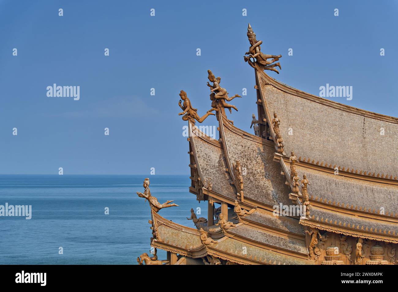 the-sanctuary-of-truth-museum-the-largest-wooden-building-temple