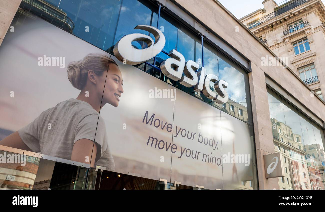 Asics sportswear hi res stock photography and images Alamy