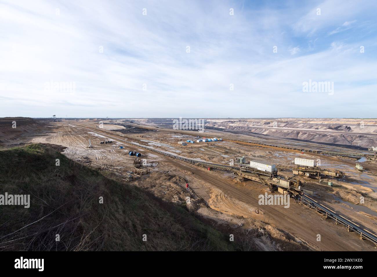 Tagebau Garzweiler open pit coal mine in Garzweiler, North Rhine-Westphalia, Germany © Wojciech Strozyk / Alamy Stock Photo Stock Photo