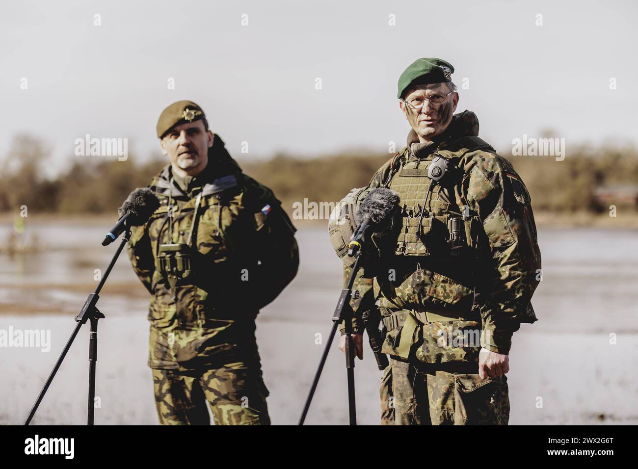 Libal L-R Oberst Jiri Libal, Kommandeur 4th Rapid Deployment Brigade, und ...