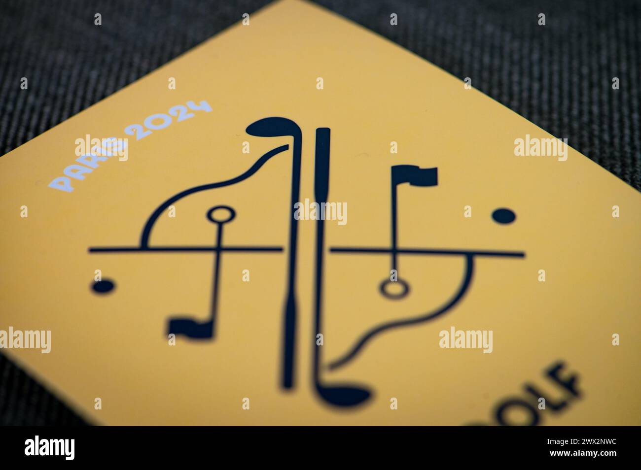 Golf pictogram for paris 2024 summer olympics. Official icon of sport