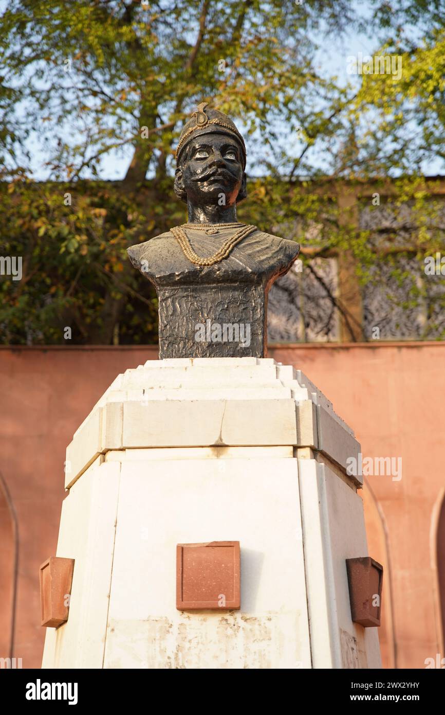 Bust of Tantia Tope (1814 - 1859). Nana Rao Park or Company Bagh (formerly Memorial Well Garden). Civil Lines, Kanpur, Uttar Pradesh, India. Stock Photo