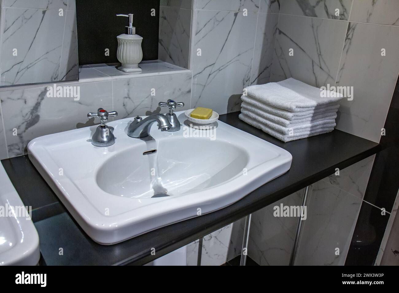 Old fashioned vintage bathroom white sink Stock Photo - Alamy