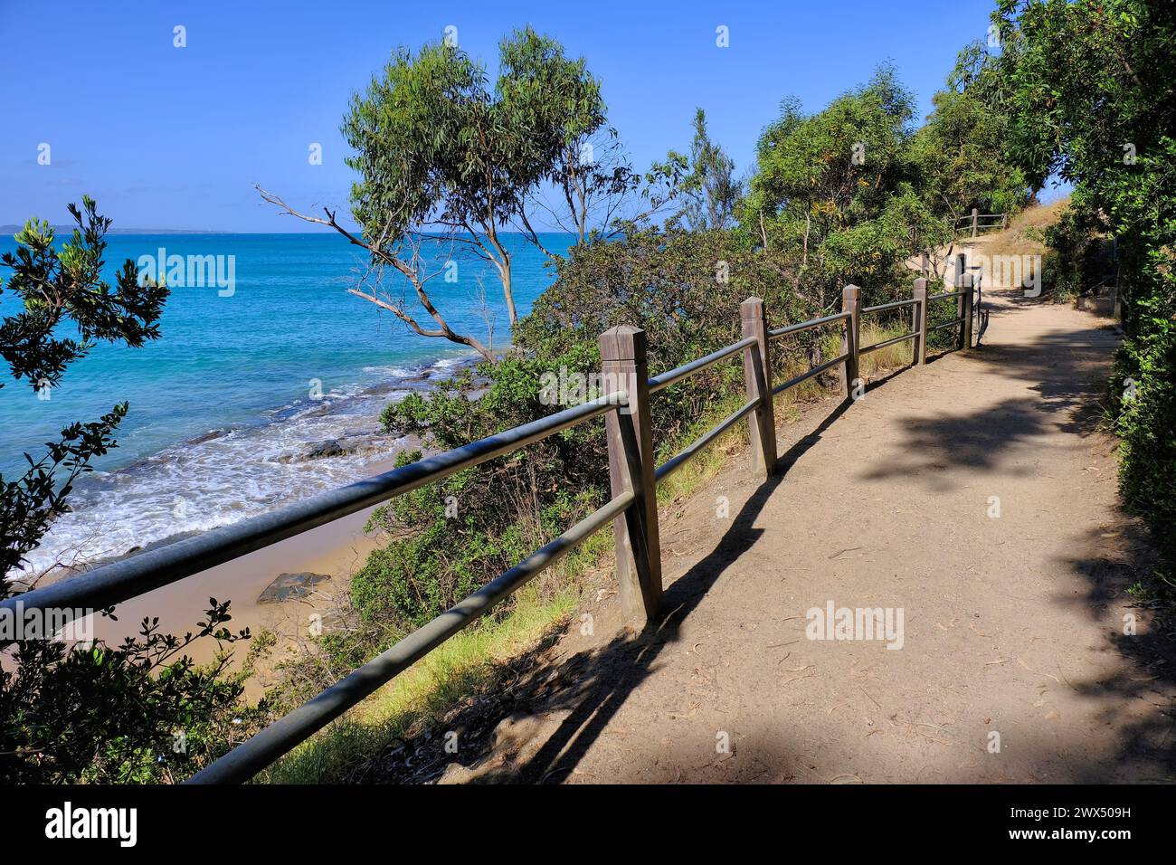 Lorne: Shipwreck Trail bush and beach path along the coast with views of the sea at Louttit Bay in Lorne Stock Photo