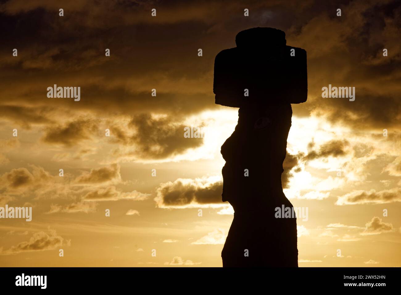 Hanga Roa, Easter Island, Chile. 30th Dec 2023. Ahu Ko Te Riku, and its restored eyes at the archaeological site of Ahu Tahai located in Hanga Roa. Stock Photo