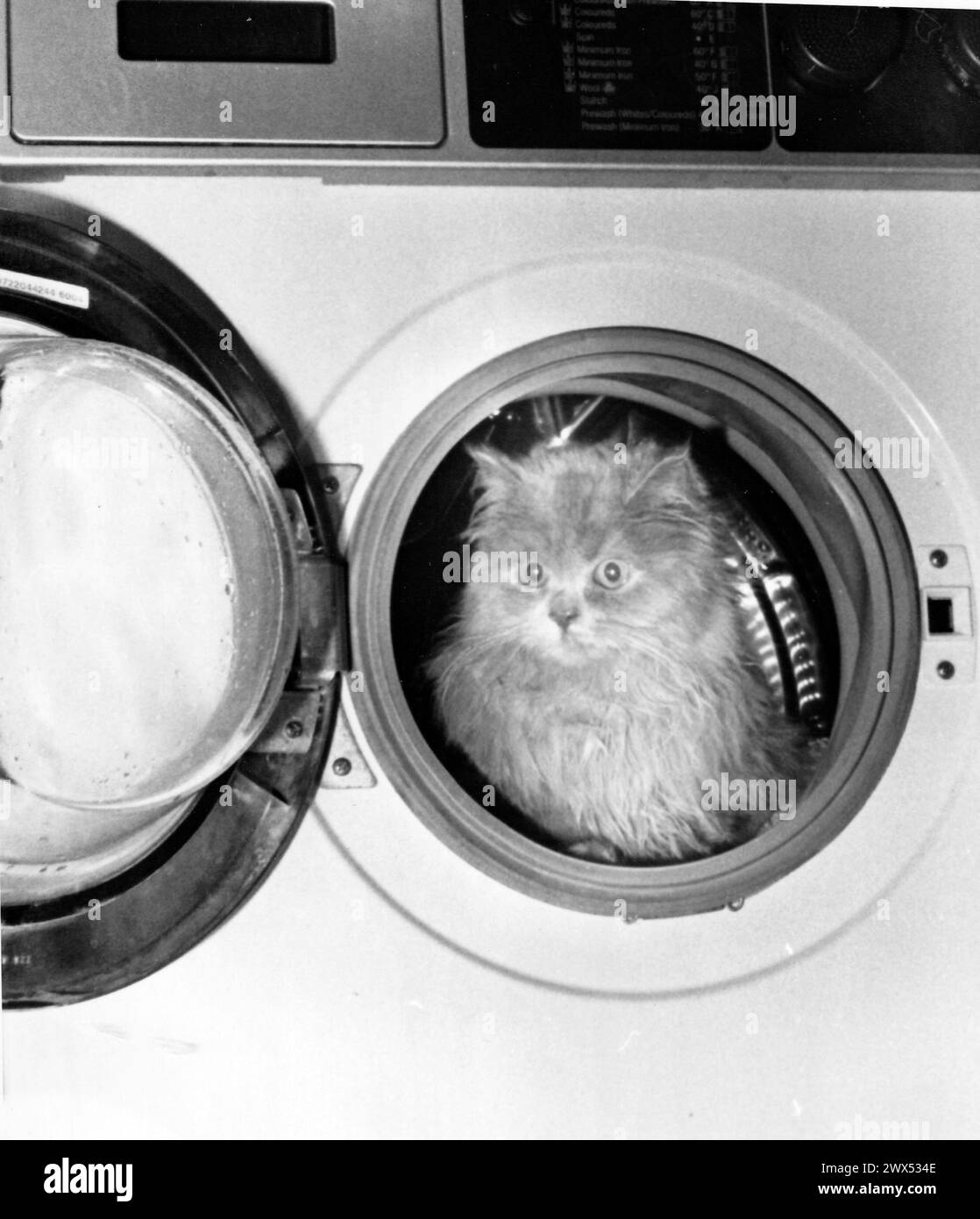 Old washing machine Black and White Stock Photos & Images Alamy