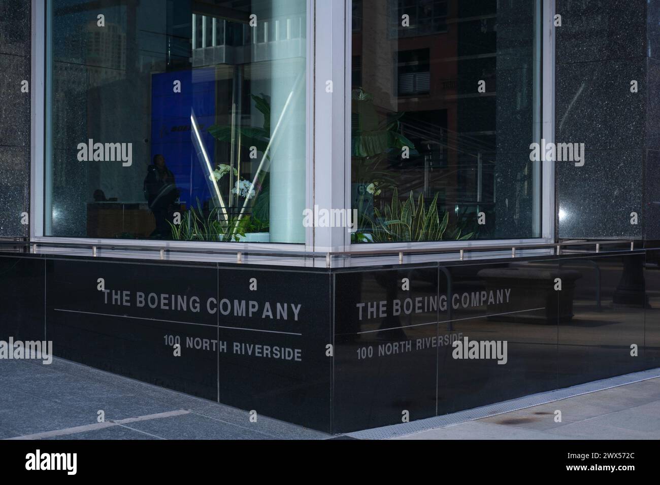 The Boeing Corporate Offices on 100 N Riverside Plaza, Chicago ...