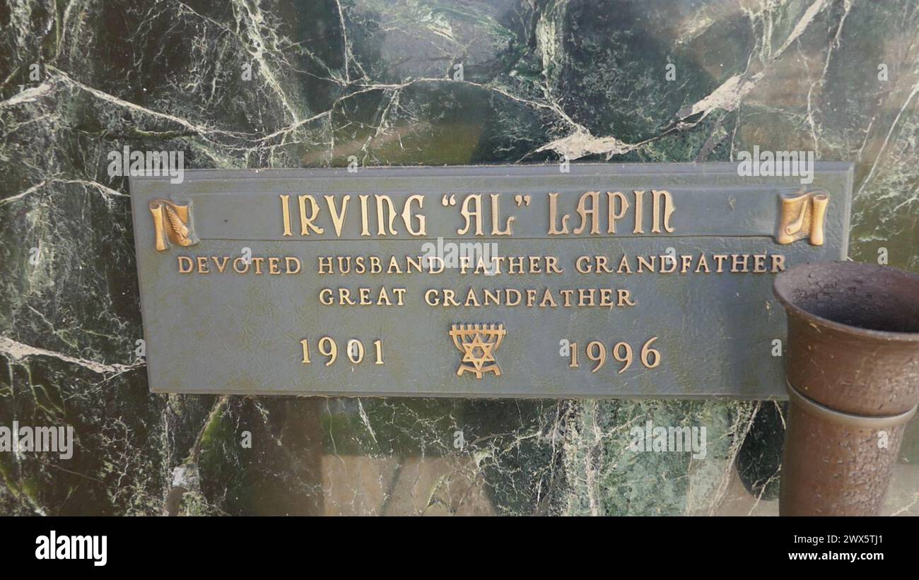 Mission Hills, California, USA 26th March 2024 Irving Al Lapin Grave in Judith Mausoleum at Eden Memorial Park on March 26, 2024 in Mission Hills, California, USA. Photo by Barry King/Alamy Stock Photo Stock Photo